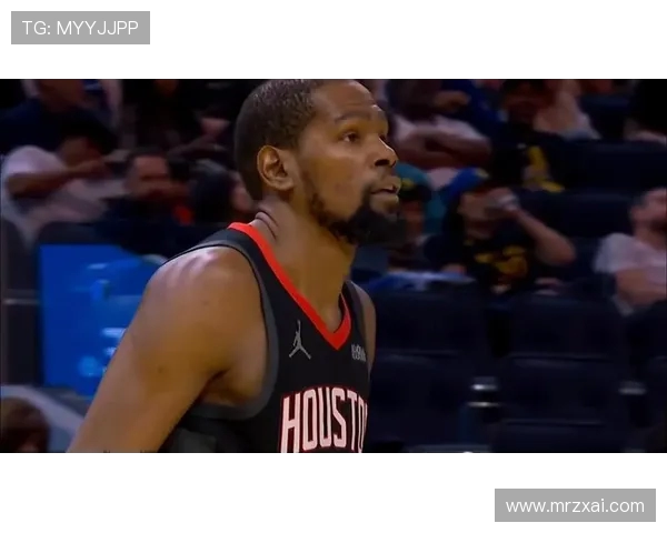 火箭队团结一心杜兰特姐夫小贾霍勒迪共庆胜利瞬间海报封面